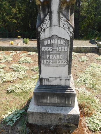 [Picture of Domonic and Frank grave]
